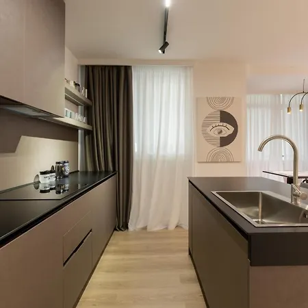 Luxury City Center Apartment *