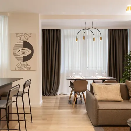 Luxury City Center Apartment