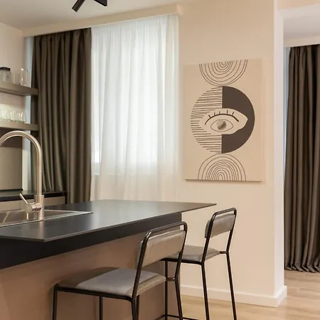 Luxury City Center Apartment *
